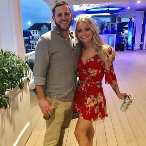 Meet your Posher, Roxanne